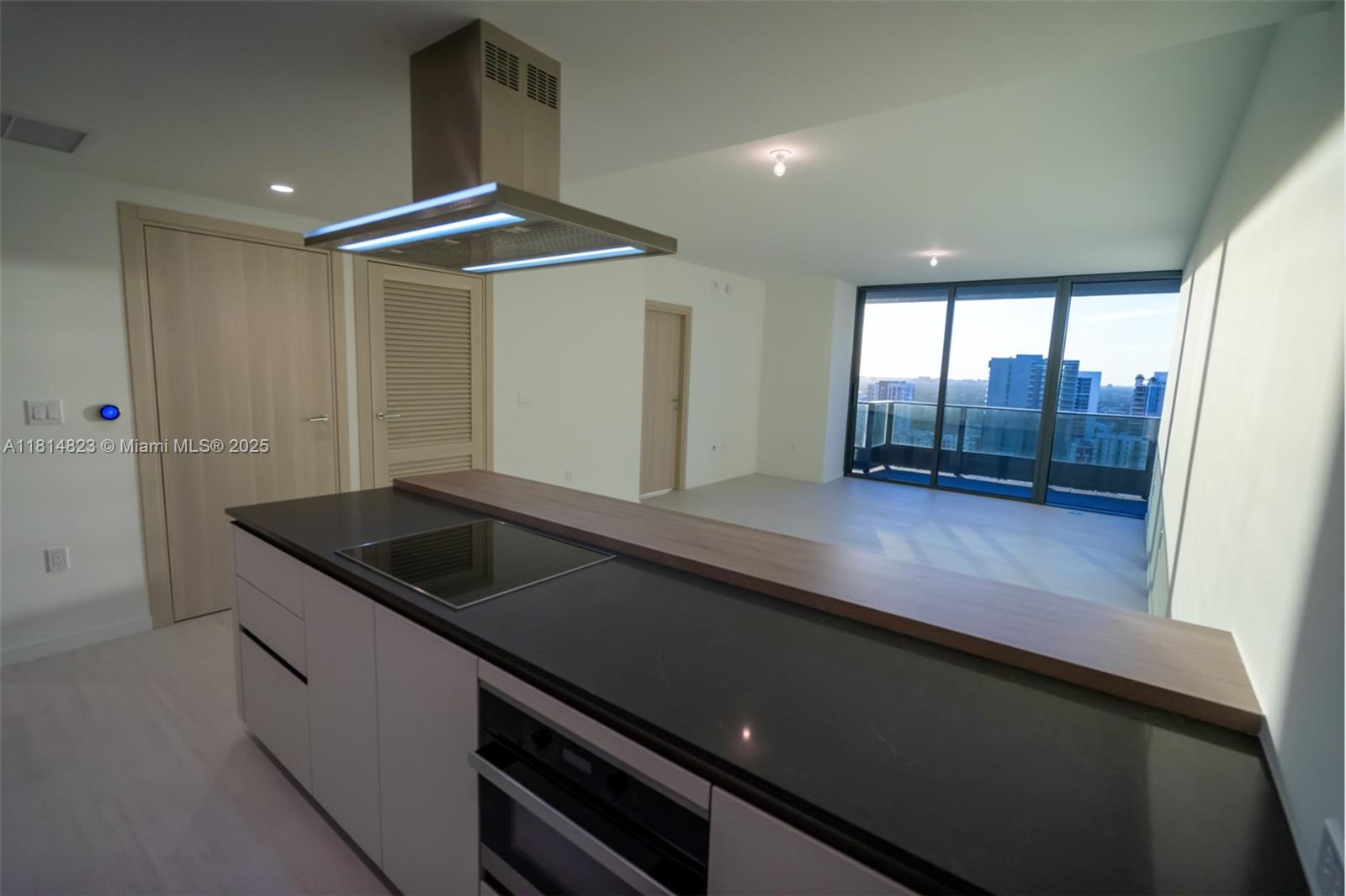1000 Brickell Plaza #2506, Miami FL 33131