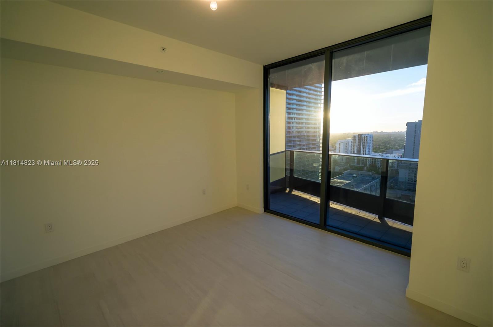 1000 Brickell Plaza #2506, Miami FL 33131