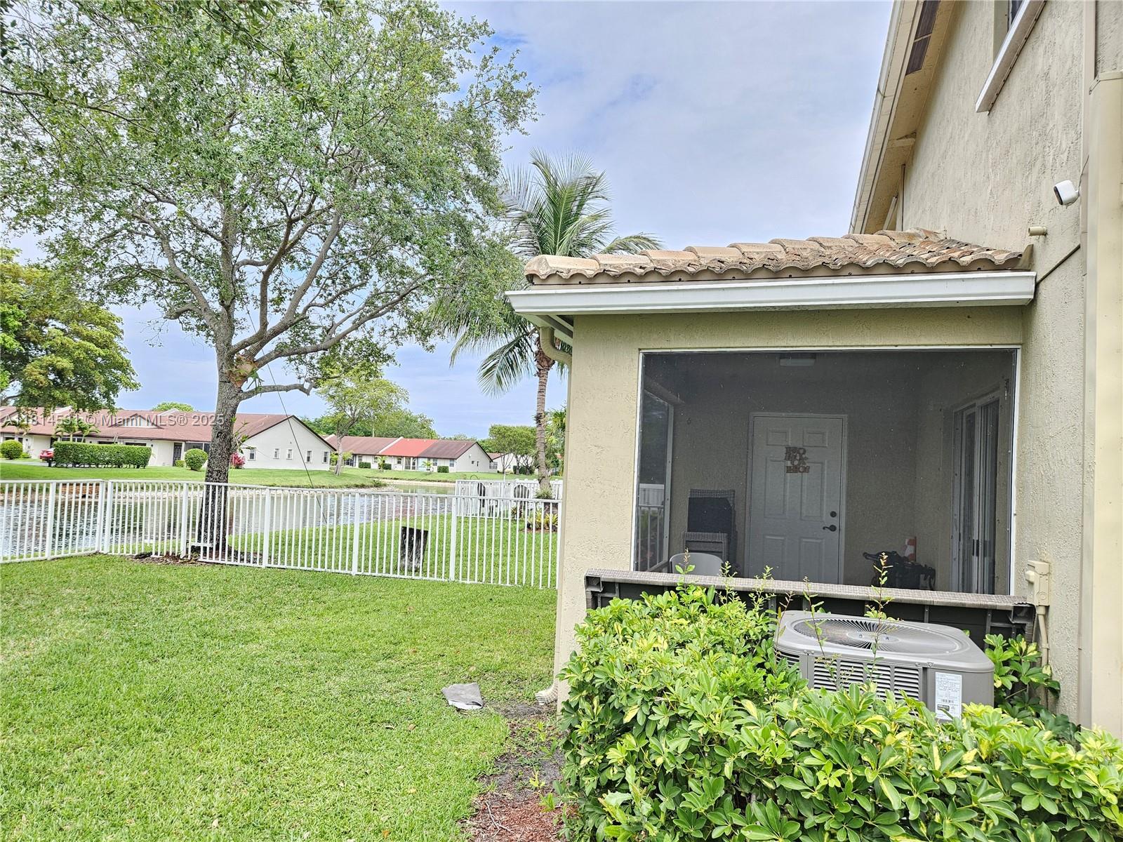 9279 Chambers St, Tamarac, Florida image 3
