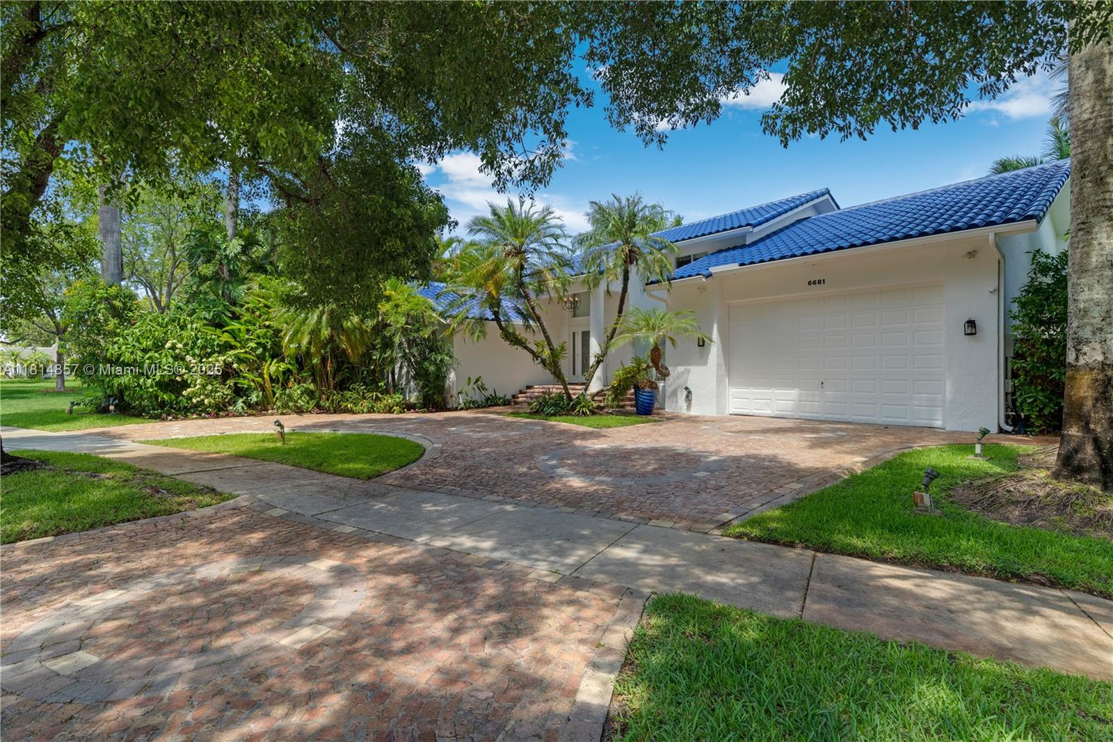 6681 155th Ave, Miami, Florida 33193