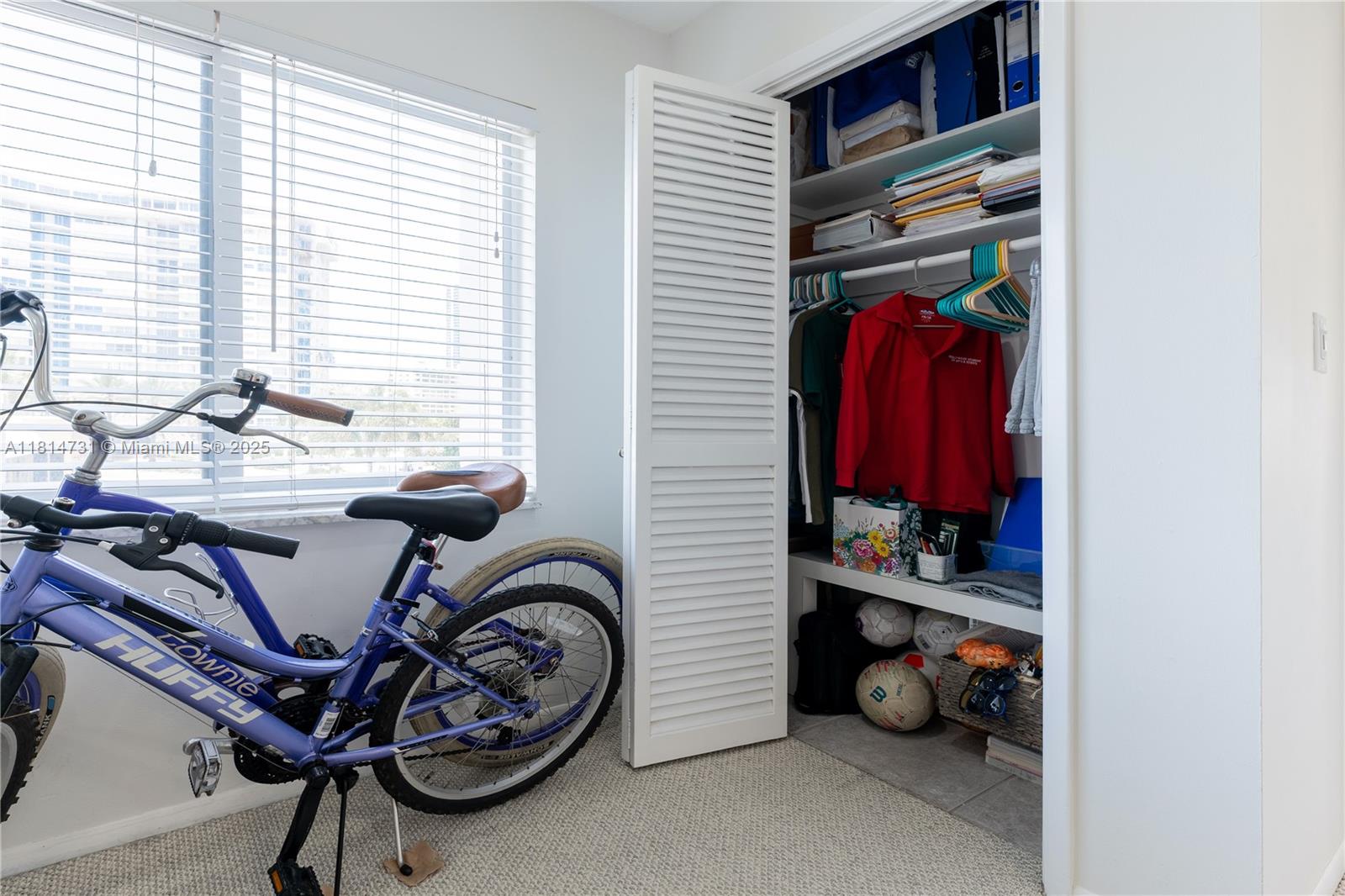 120 Golden Isles Dr #33B, Hallandale Beach, Florida image 25