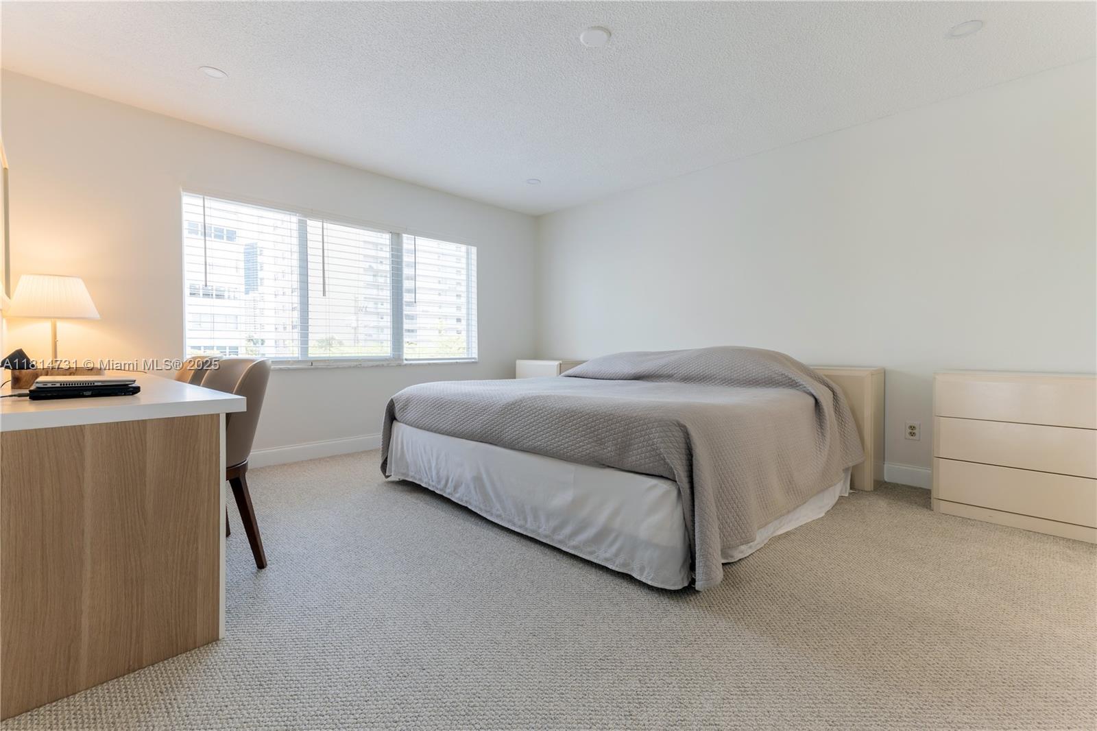 120 Golden Isles Dr #33B, Hallandale Beach, Florida image 28