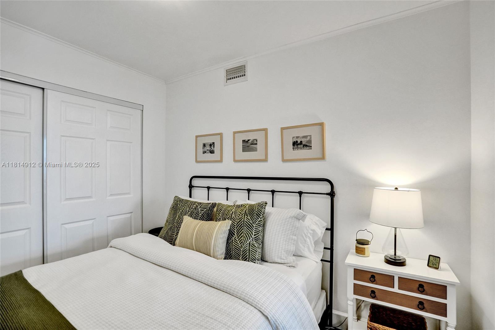 1000 Parkview Dr #818, Hallandale Beach, Florida image 32