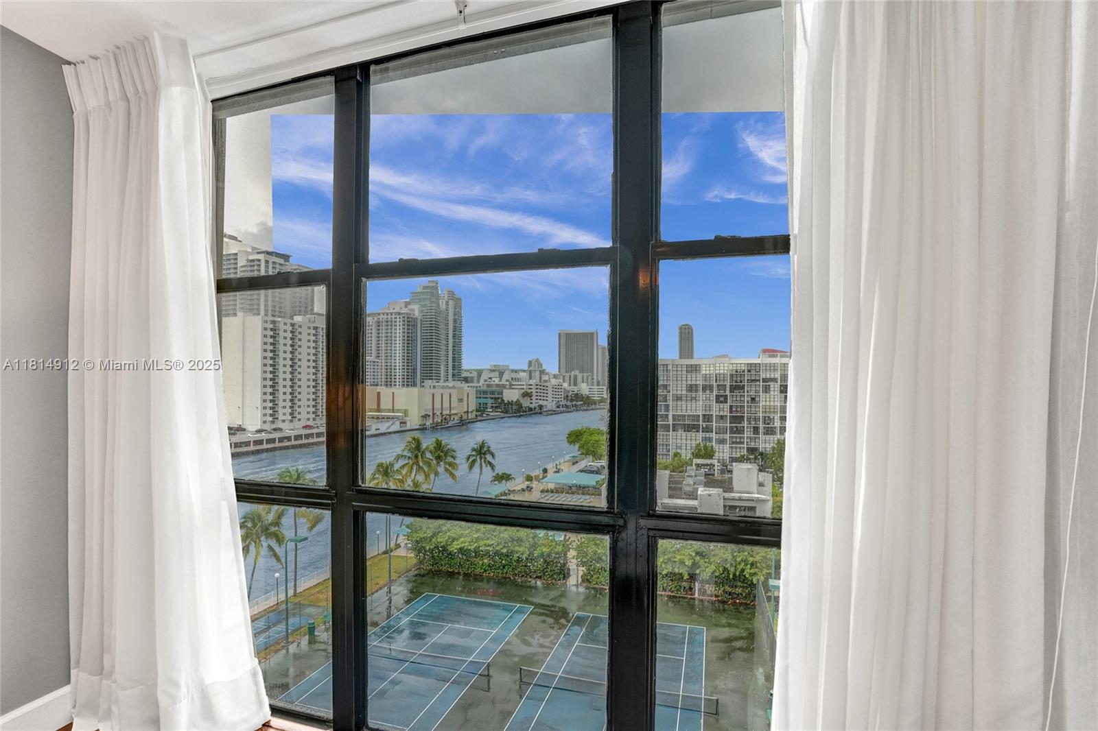 1000 Parkview Dr #818, Hallandale Beach, Florida image 47