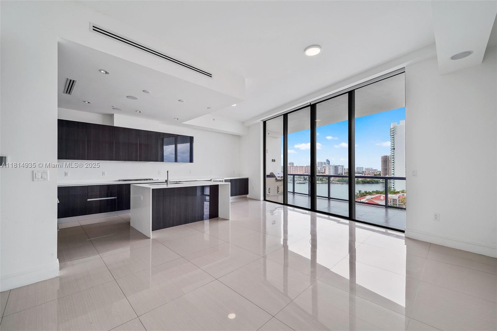 Apartamento en Venta en Aventura, FL