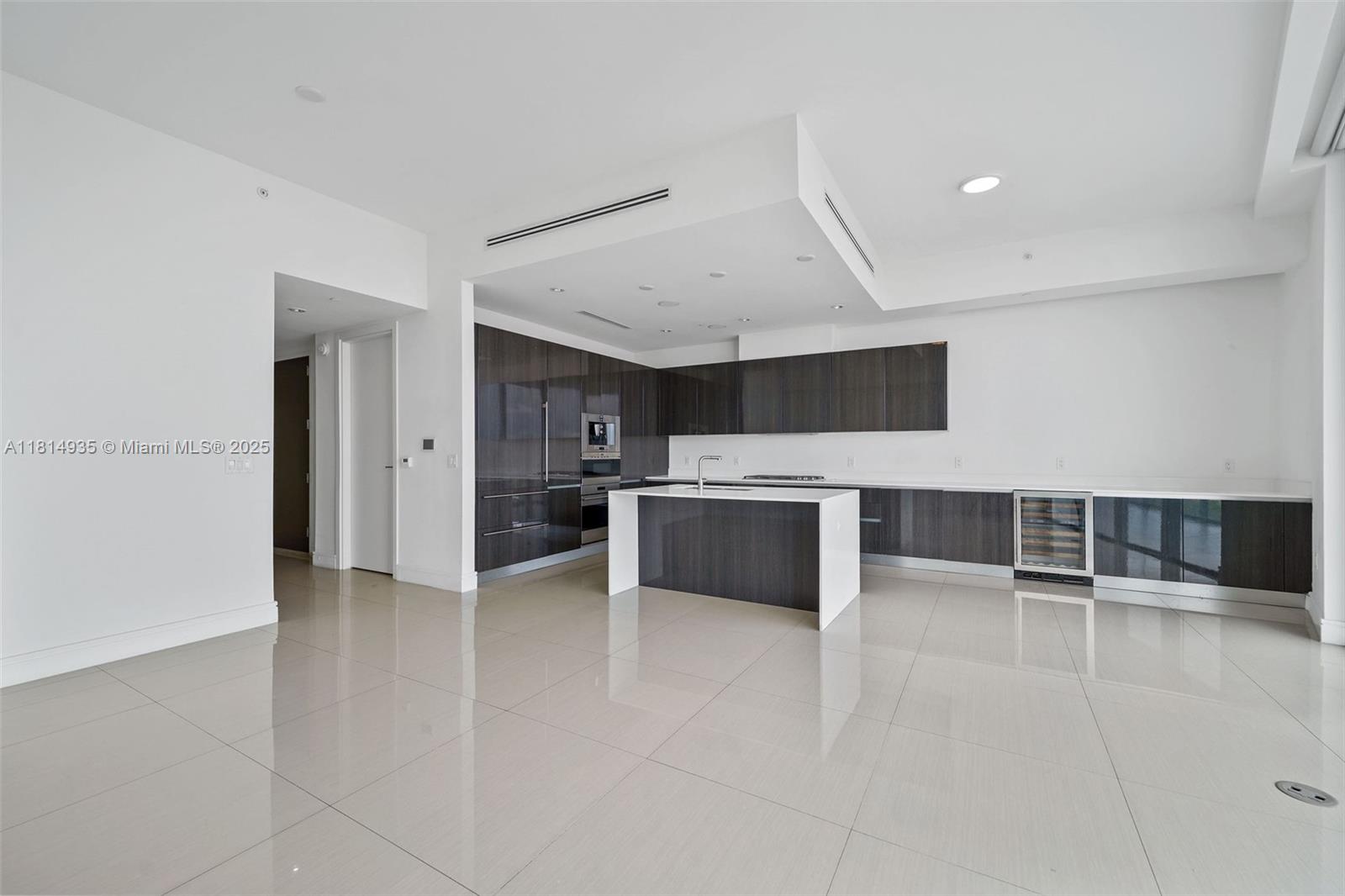 3250 NE 188th St #LPH07, Aventura, Florida image 3