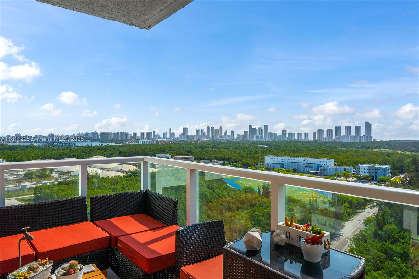 15051 Royal Oaks Ln #2101, North Miami, Florida image 3