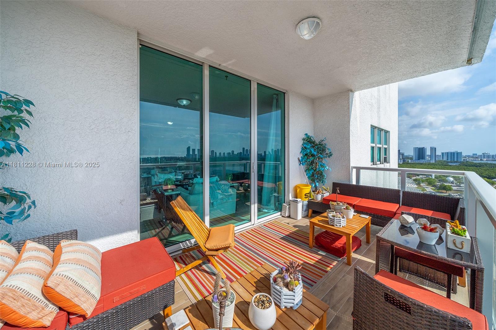 15051 Royal Oaks Ln #2101, North Miami, Florida image 6