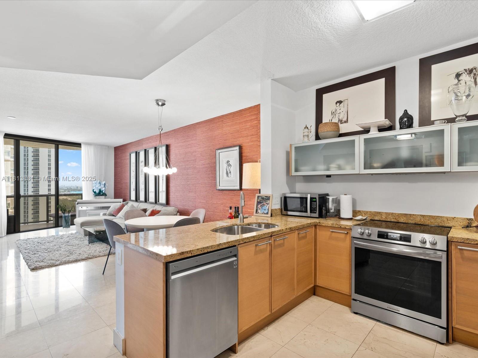 Apartamento à Venda em Sunny Isles Beach, FL