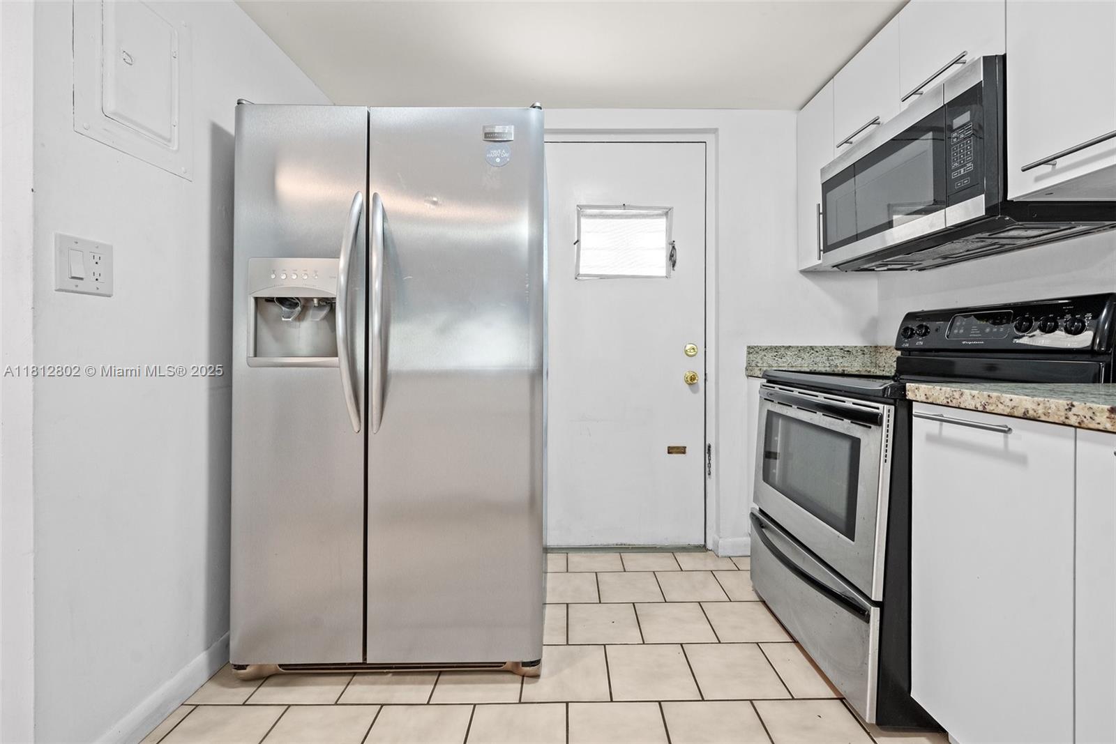 2302 S Cypress Bend Dr #210, Pompano Beach, Florida image 10