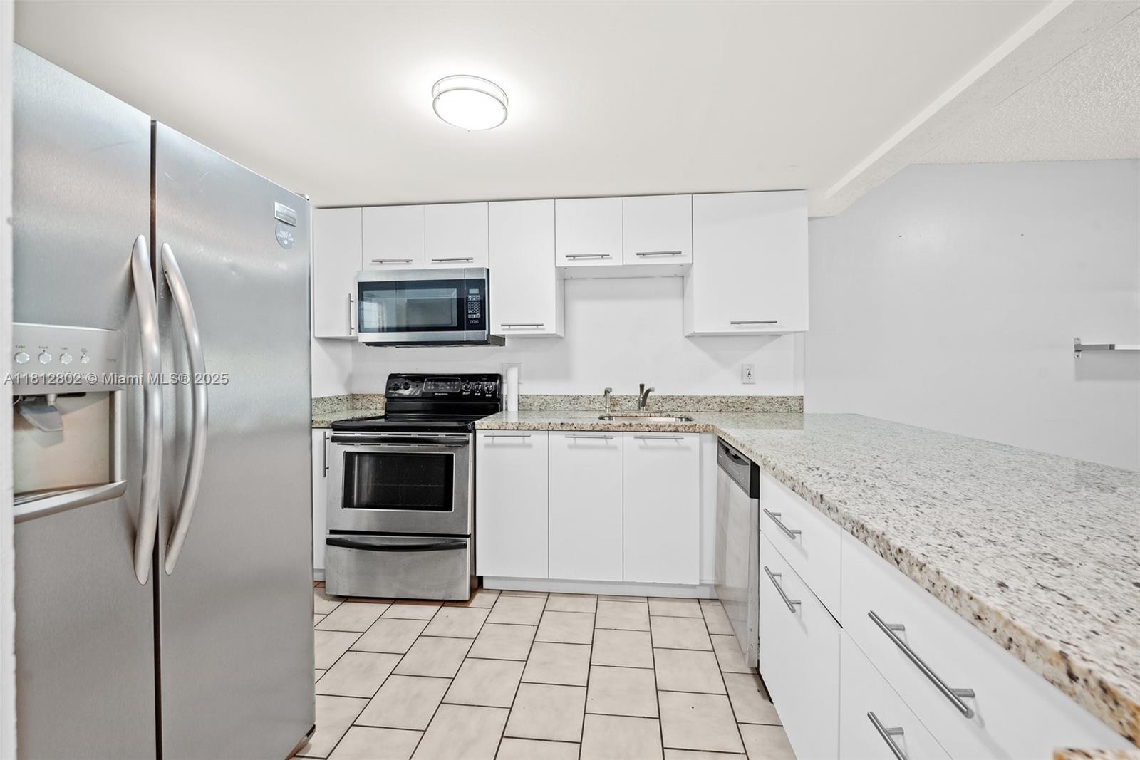 2302 S Cypress Bend Dr #210, Pompano Beach, Florida image 9