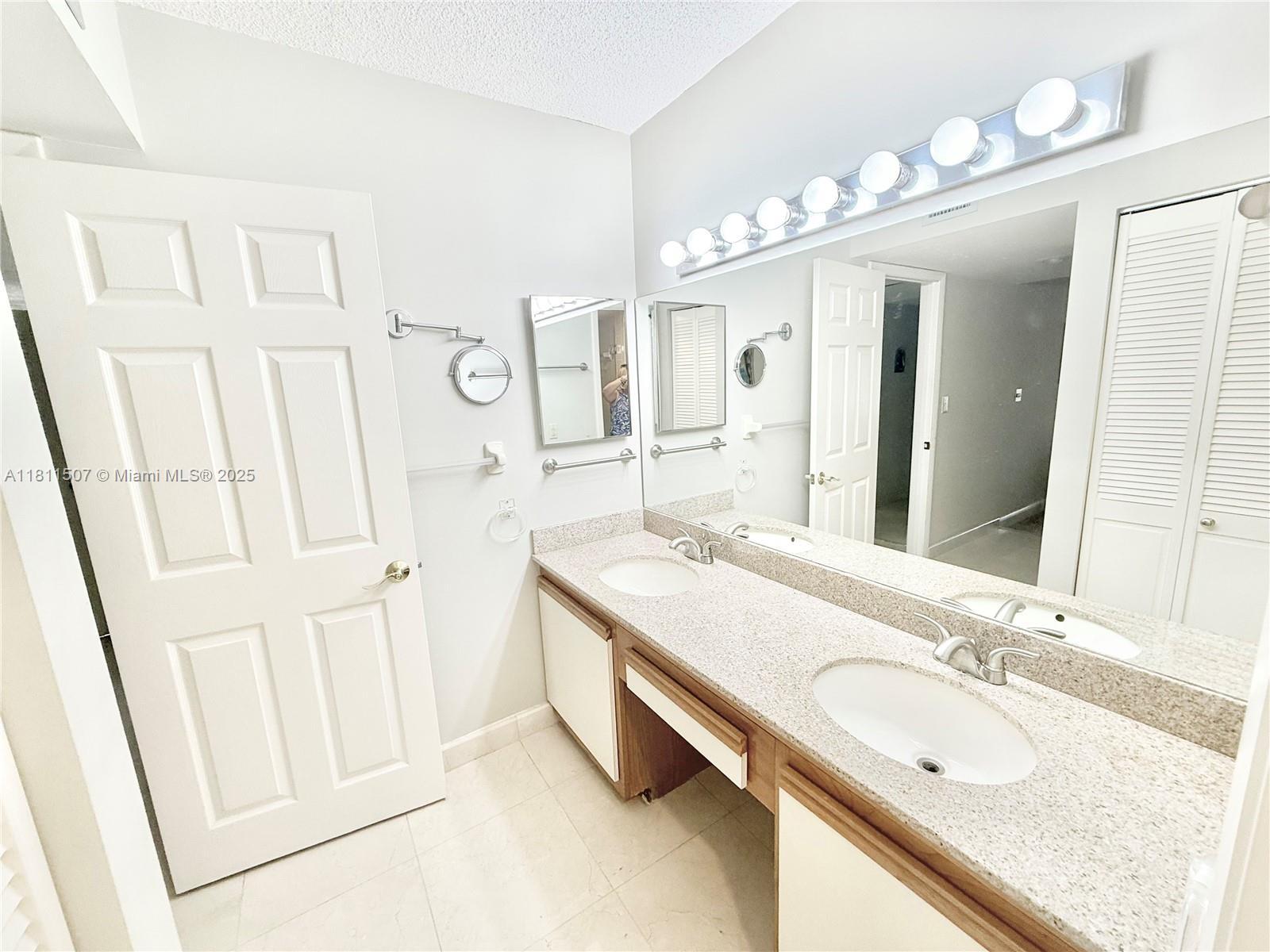 1470 Sheridan St #18C, Hollywood, Florida image 22