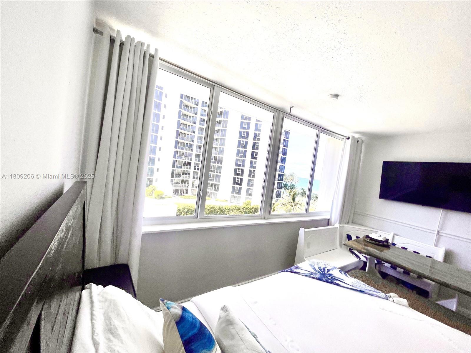 19201 Collins Ave #427, Sunny Isles Beach, Florida image 11