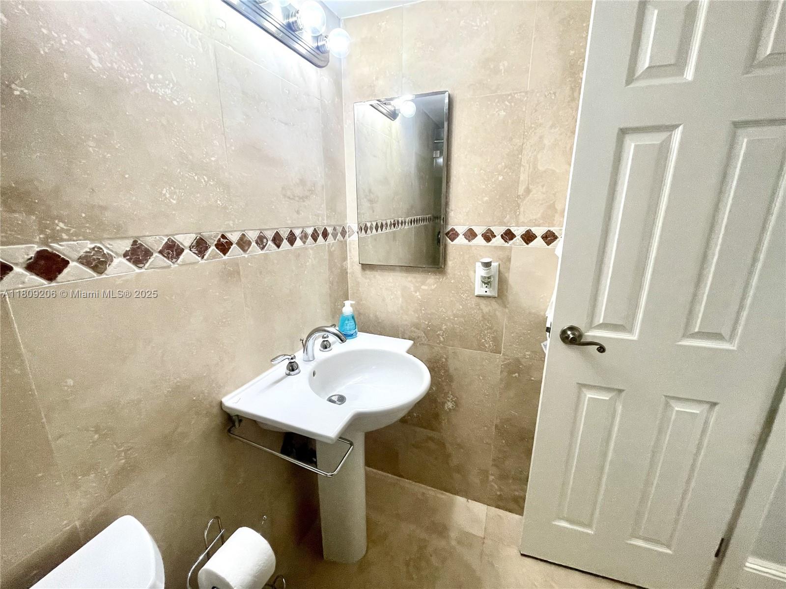19201 Collins Ave #427, Sunny Isles Beach, Florida image 6