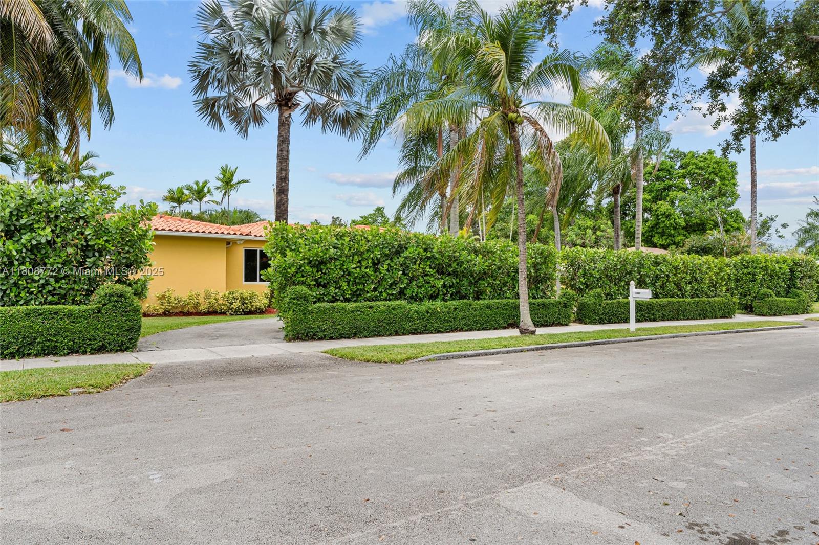 6332 SW 43rd St, South Miami, Florida image 48