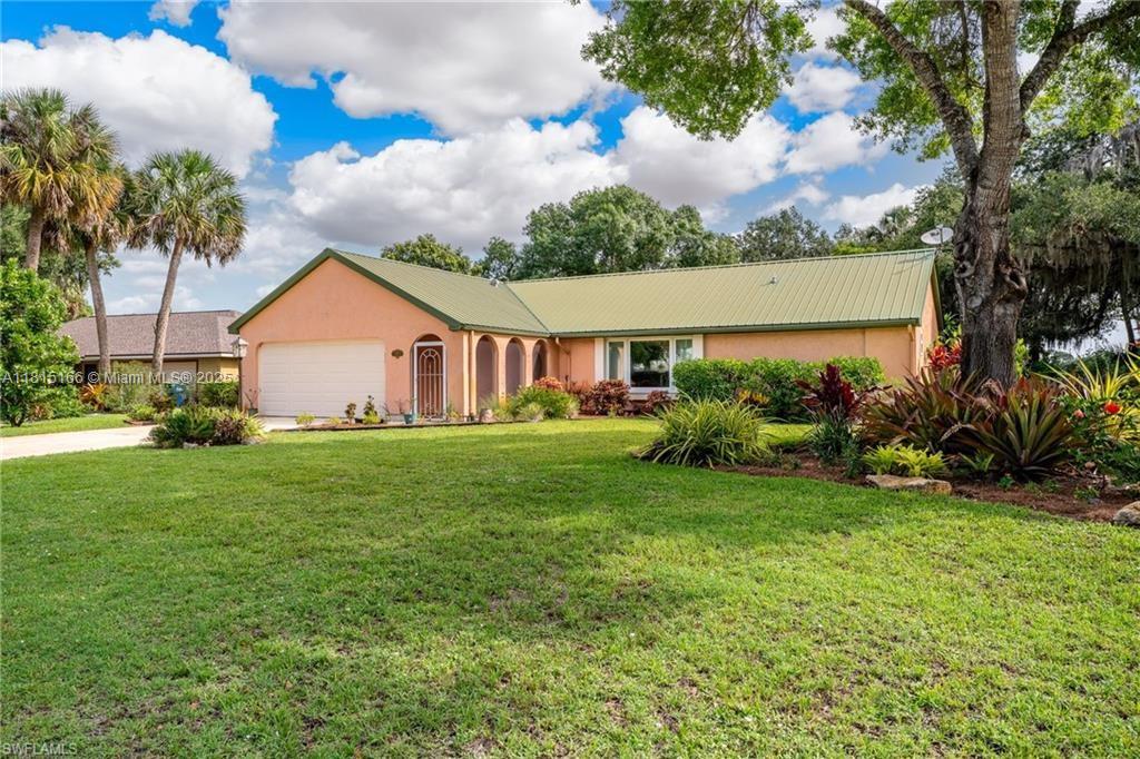 4559 Springview Cir, La Belle, Florida image 2