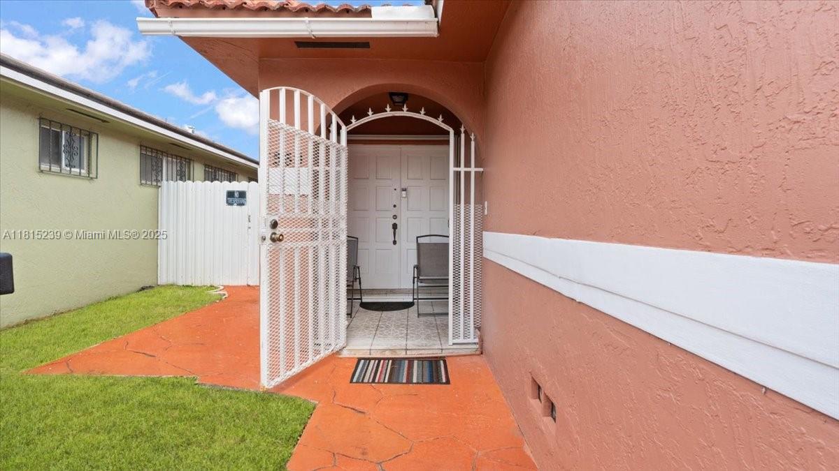 7568 W 4th Ct, Hialeah, Florida image 3