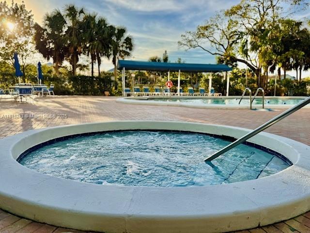 4001 Hillcrest Dr #1014, Hollywood, Florida image 22