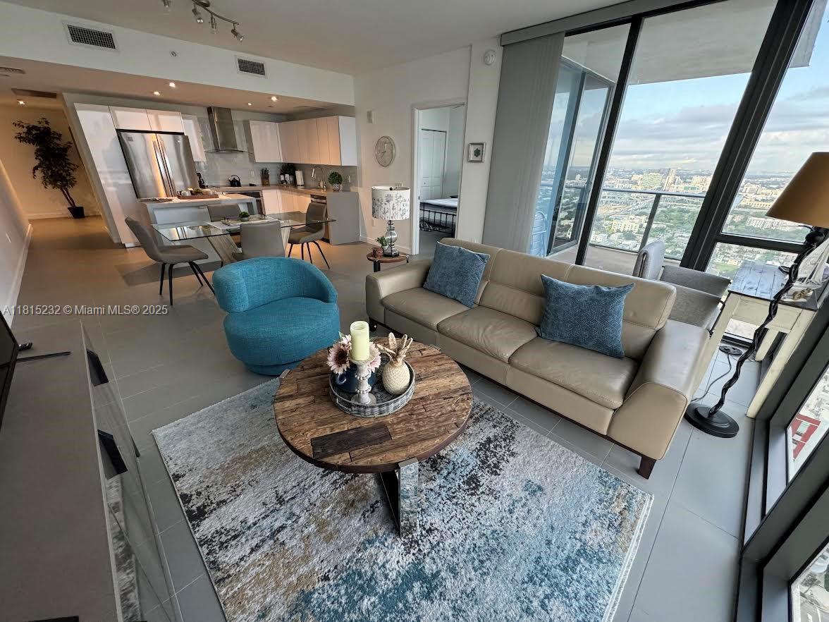 Apartamento para Alugar em Miami, FL