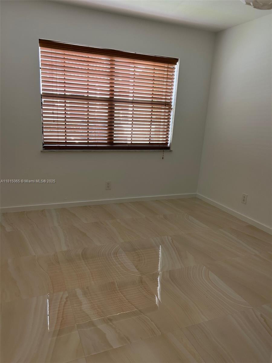 Residential, Aventura, Florida image 12