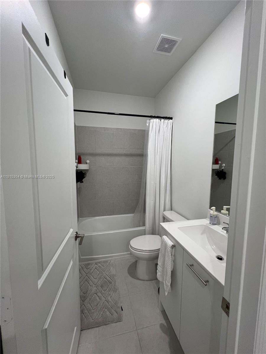 Residential, Miami Gardens, Florida image 12