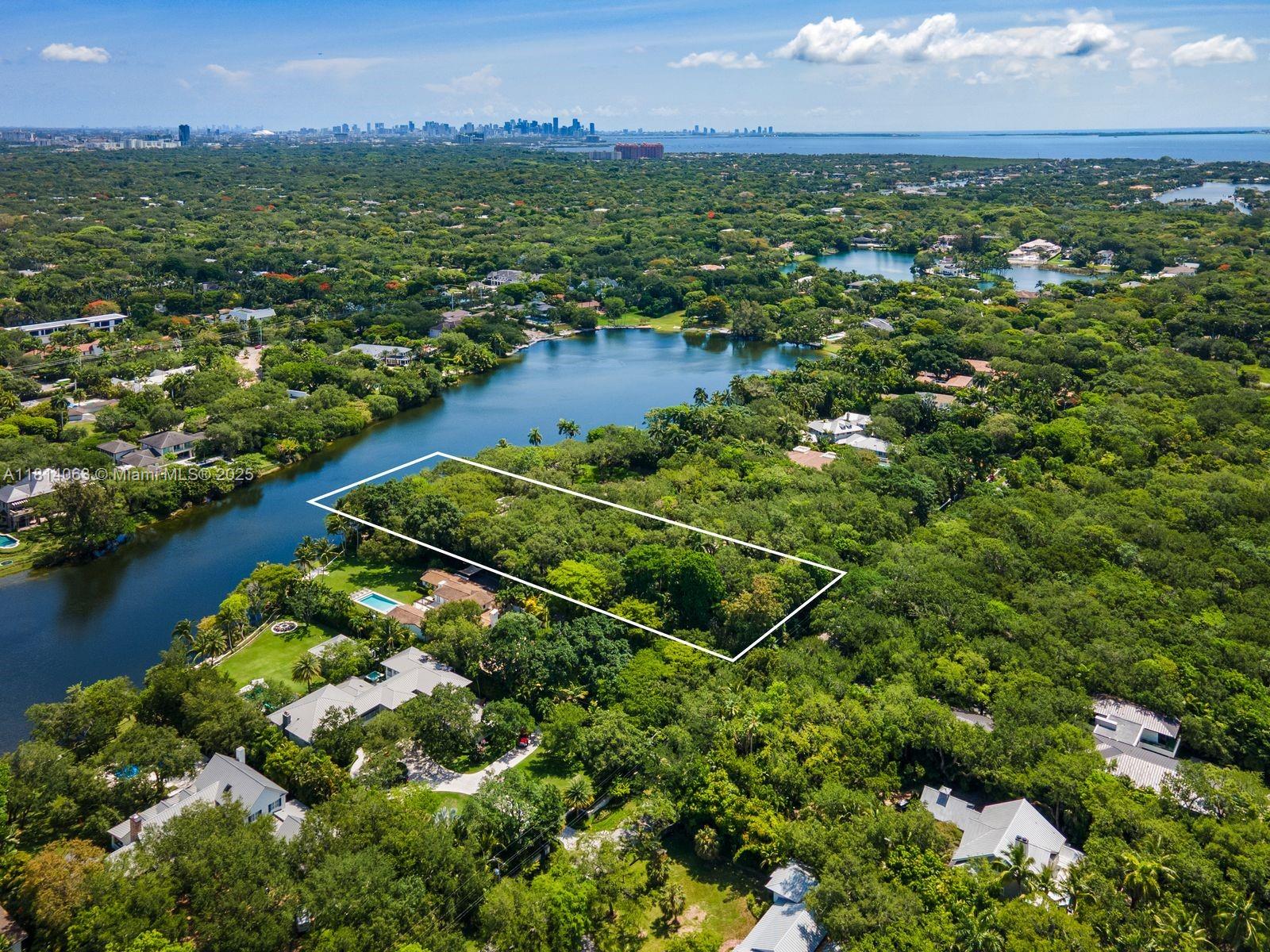 5355 Hammock Dr, Coral Gables, Florida image 15