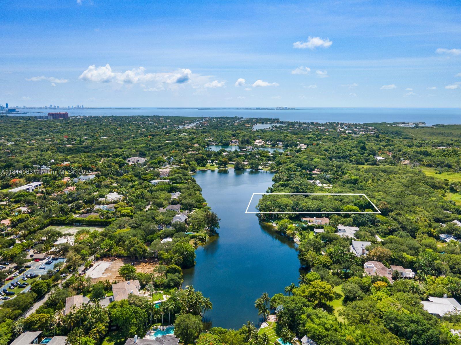 5355 Hammock Dr, Coral Gables, Florida image 16