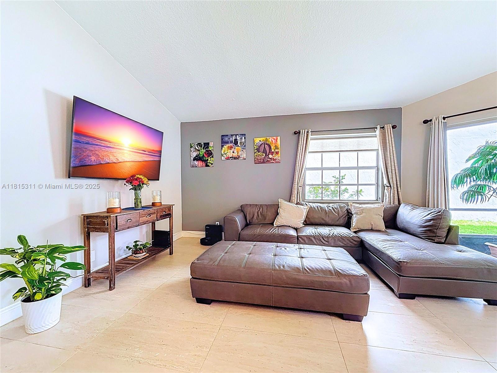 1420 Seagrape Cir, Weston, Florida image 11