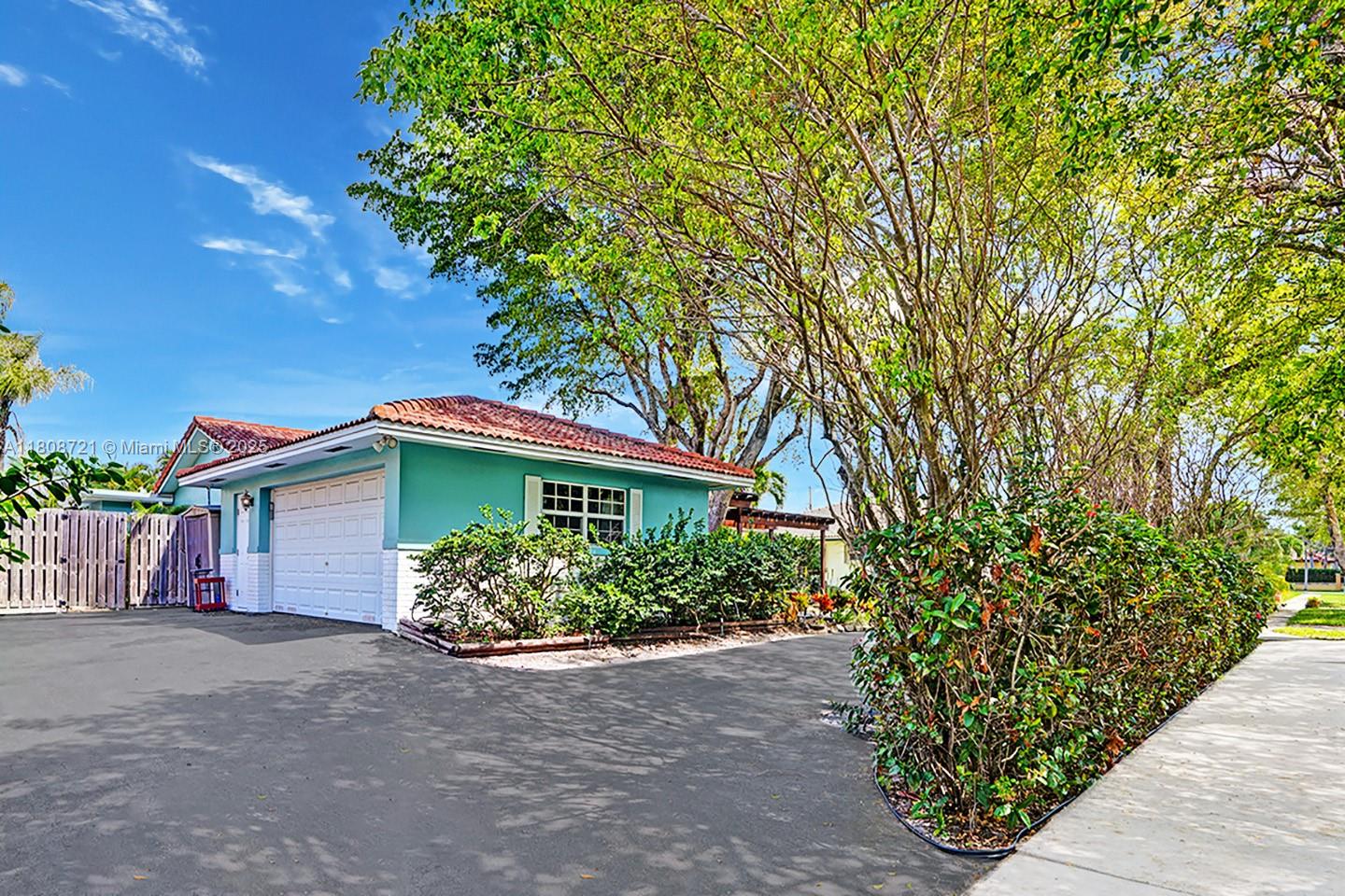 1245 Wiley St, Hollywood, Florida image 4