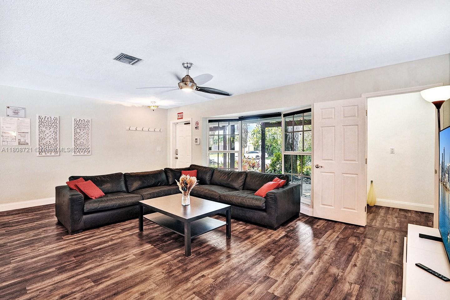 1245 Wiley St, Hollywood, Florida image 8
