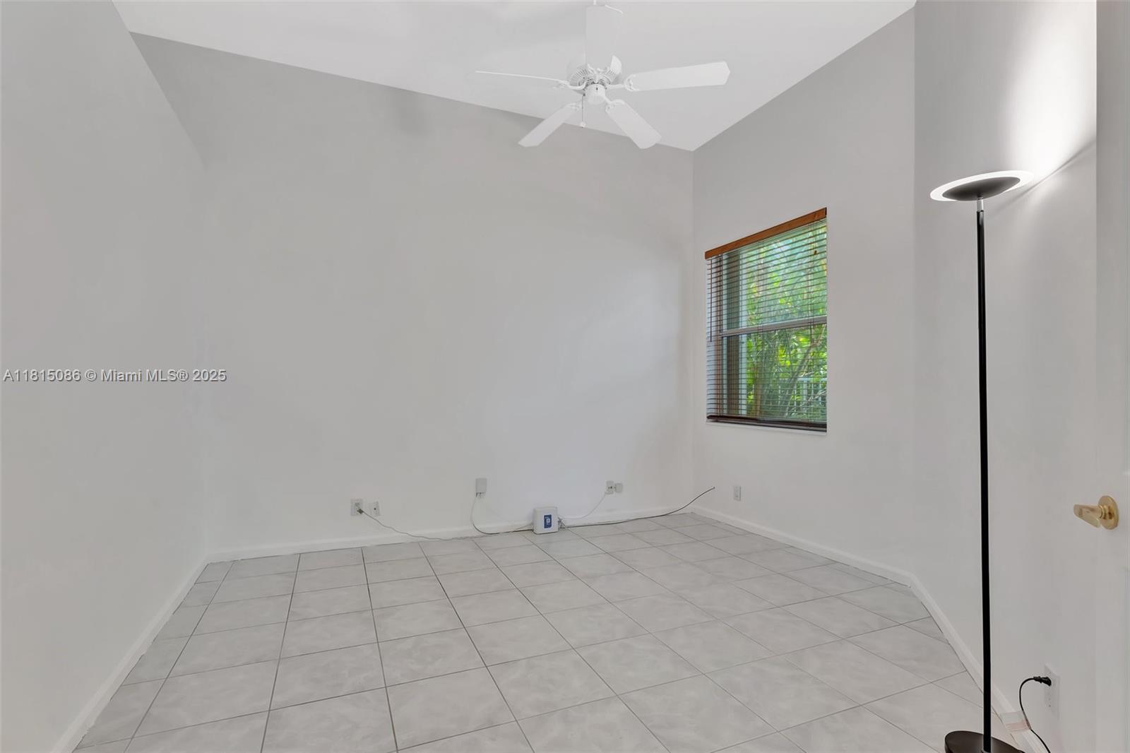 2539 Bay Pointe Dr, Weston, Florida image 22
