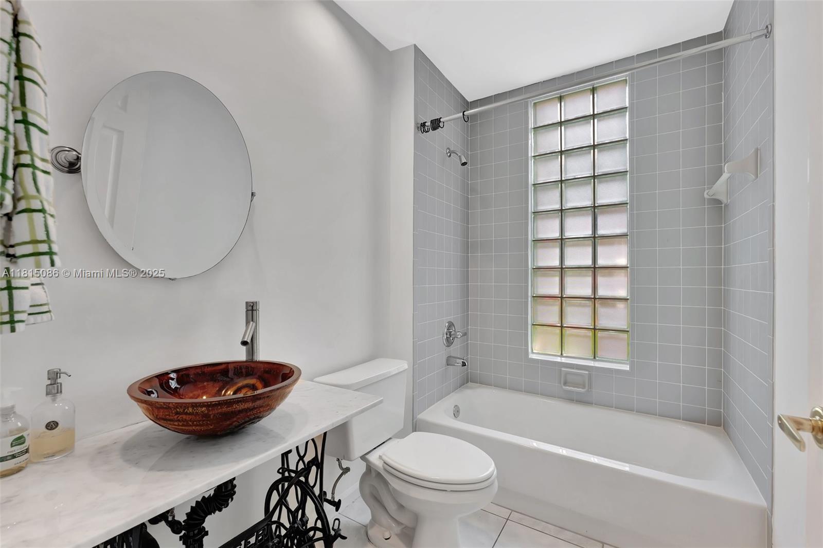 2539 Bay Pointe Dr, Weston, Florida image 23