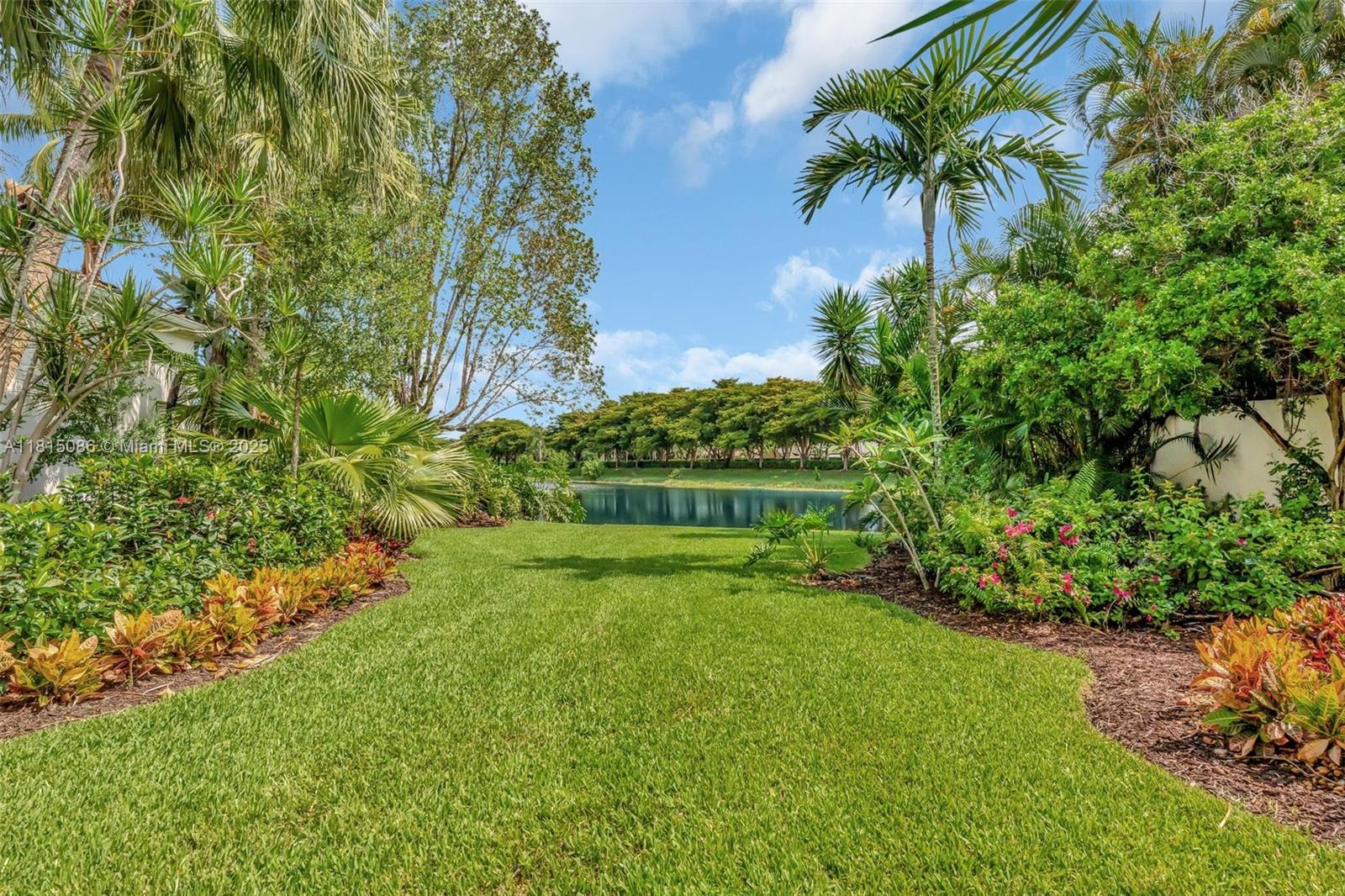 2539 Bay Pointe Dr, Weston, Florida image 3
