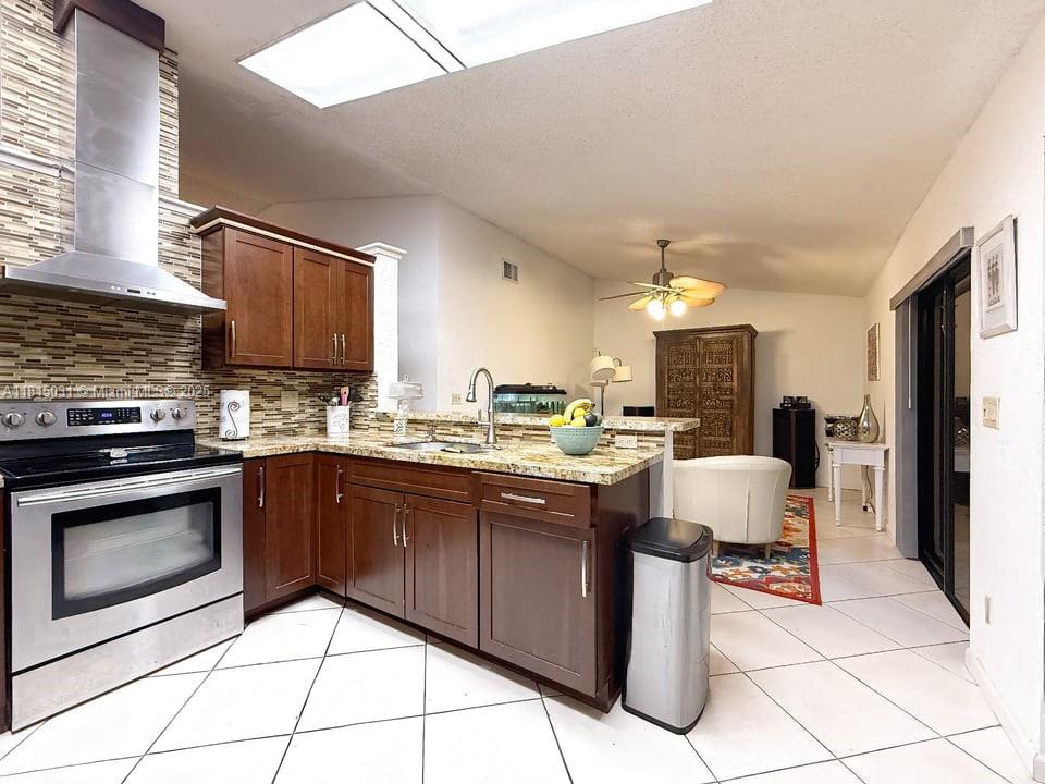 9300 NW 32nd Mnr, Sunrise, Florida image 14