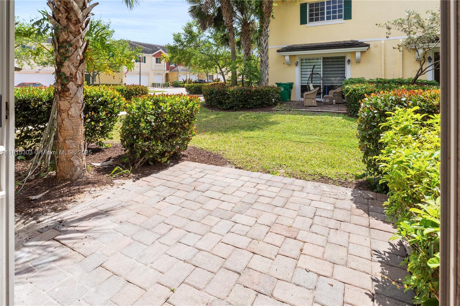 7702 Paddock Pl, Davie, Florida image 17