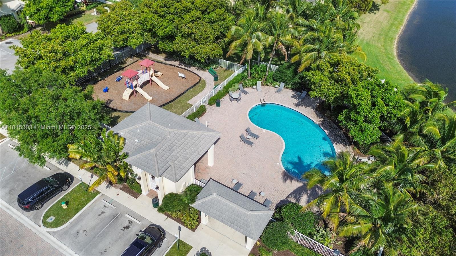 7702 Paddock Pl, Davie, Florida image 2