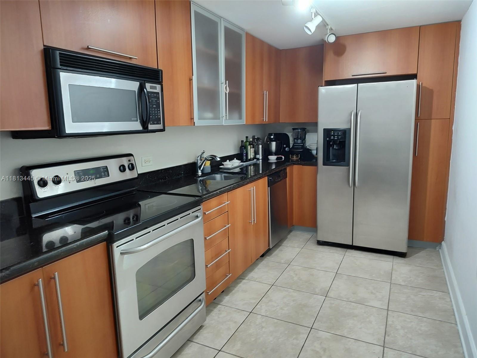 7501 E Treasure Dr #2G, North Bay Village, Florida image 5