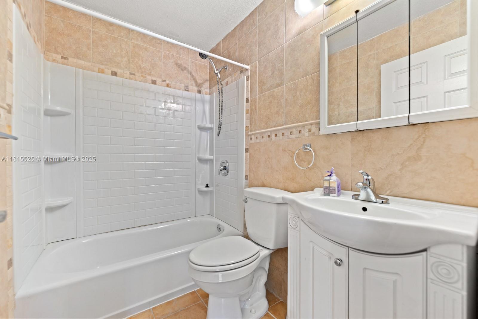 20155 E Oakmont Cir, Hialeah, Florida image 15