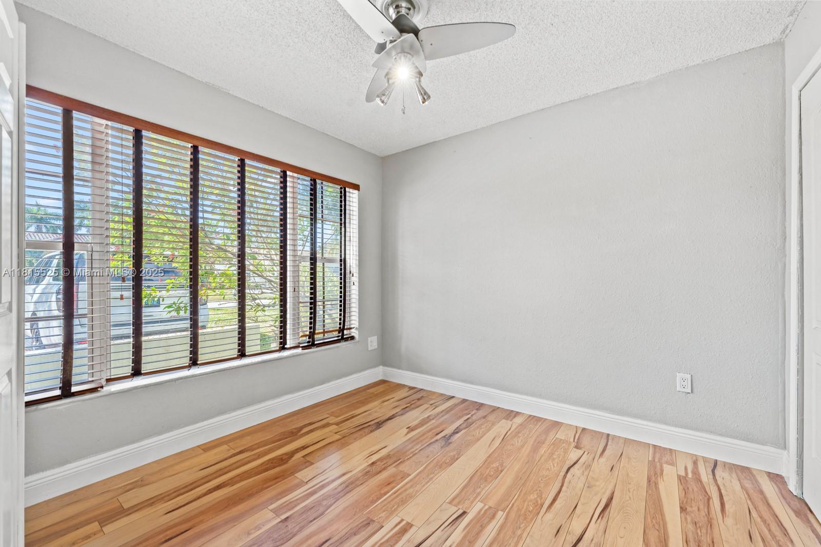 20155 E Oakmont Cir, Hialeah, Florida image 29
