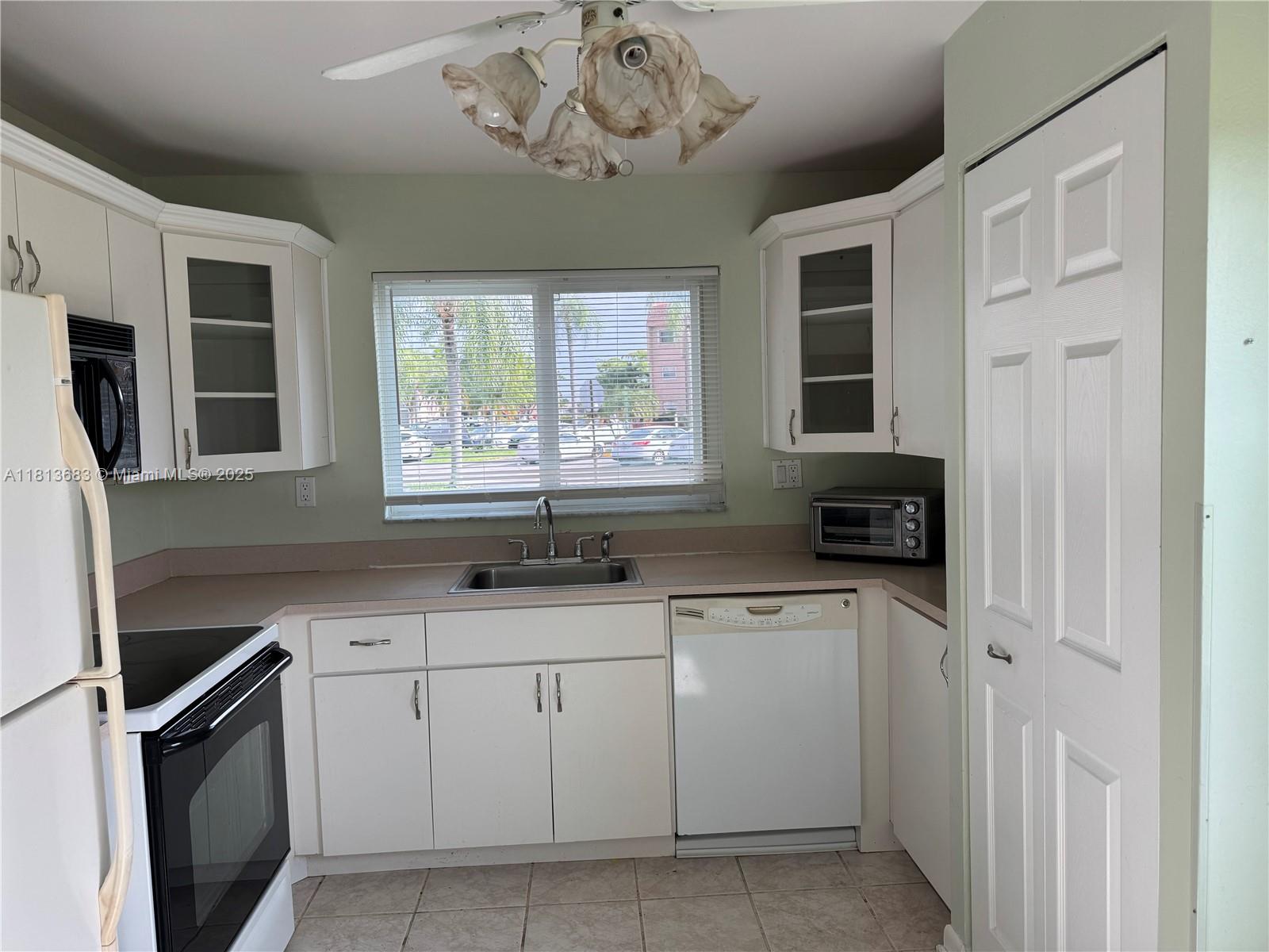 9721 Sunrise Lakes Blvd #101, Sunrise, Florida image 1