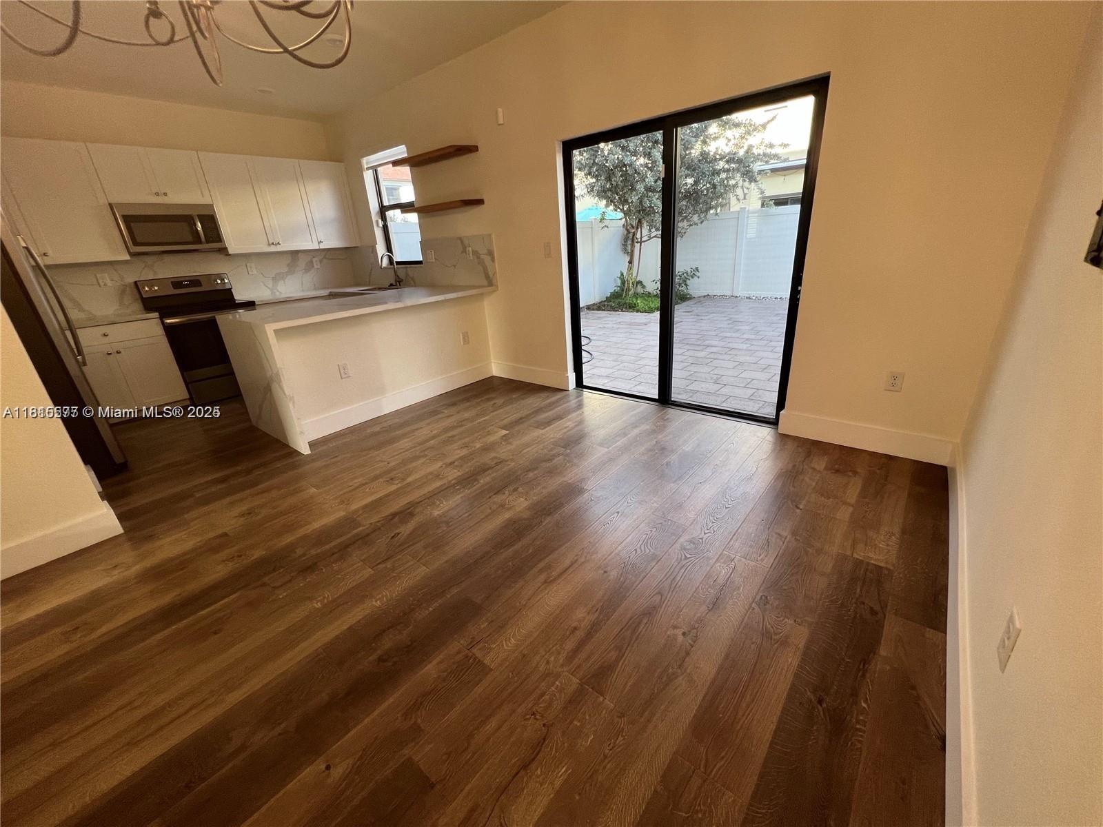 10617 W 33rd Way, Hialeah, Florida image 2