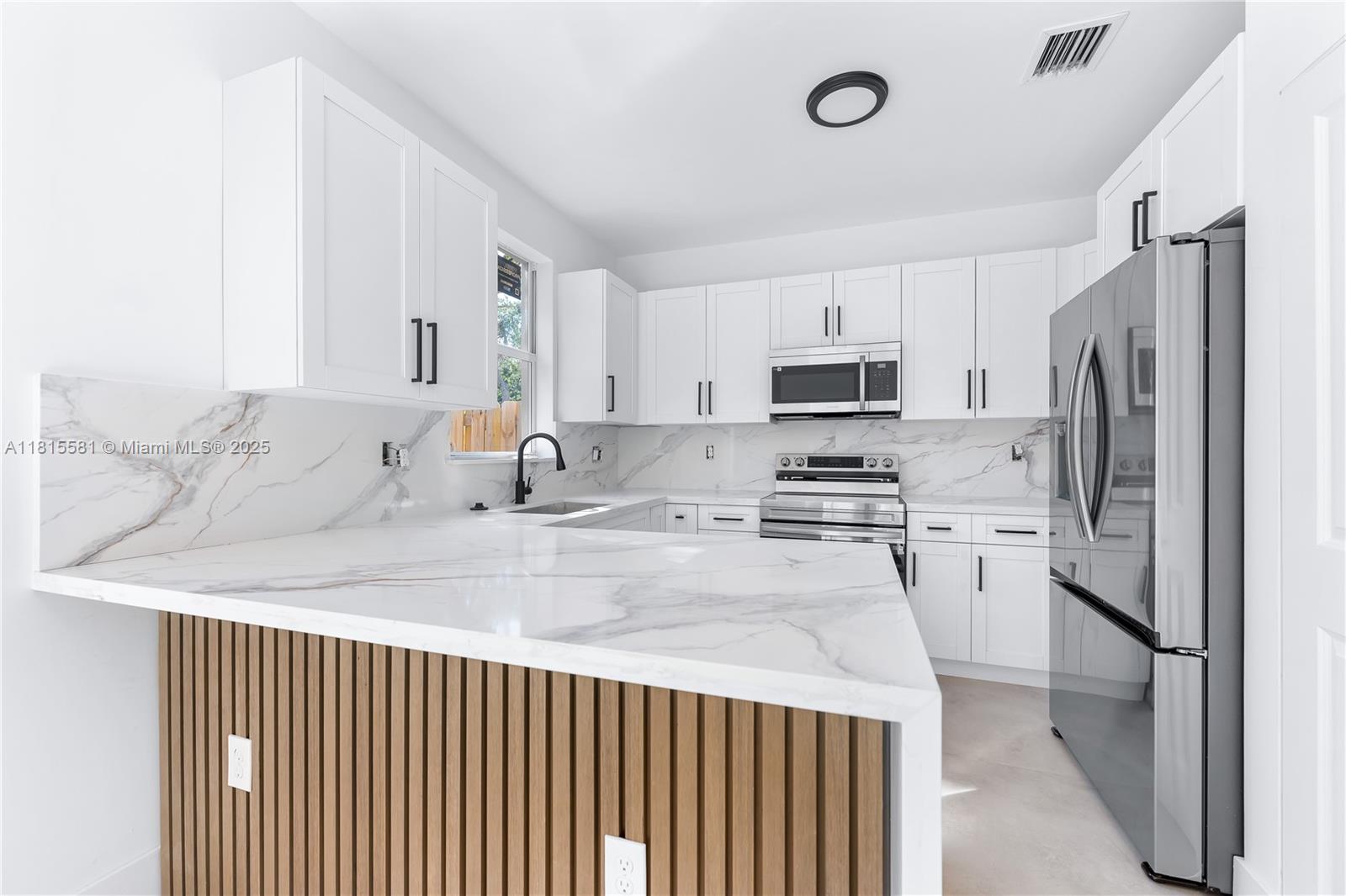 1470 SE 26th Ave, Homestead, Florida image 2