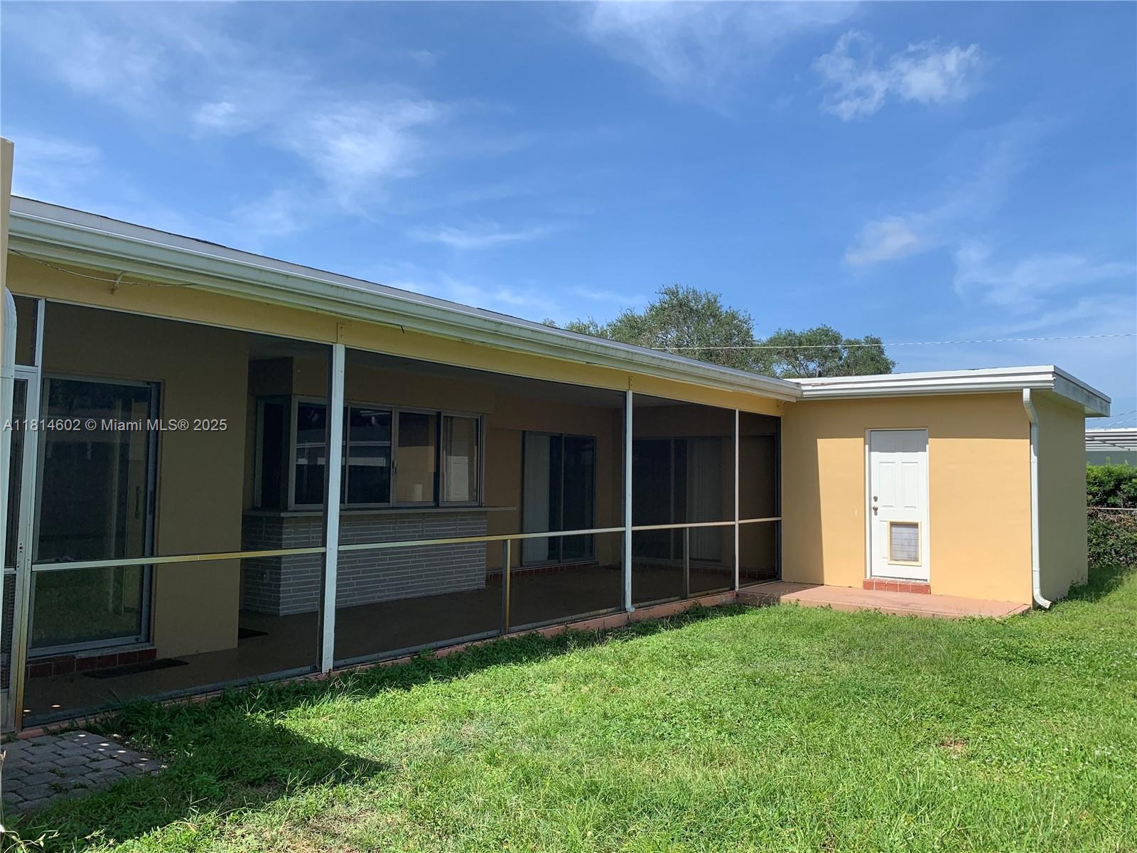 9280 SW 55th St, Cooper City, Florida image 2
