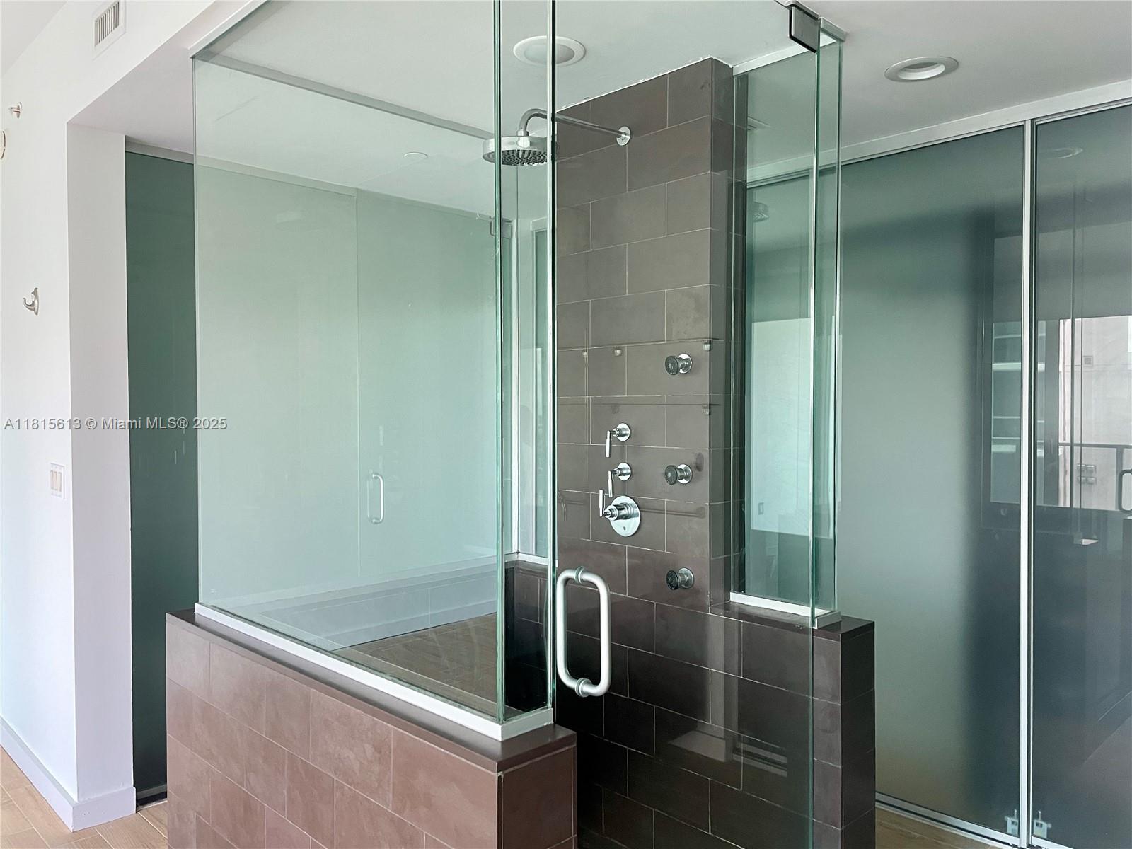 1040 Biscayne Blvd #1105, Miami FL 33132