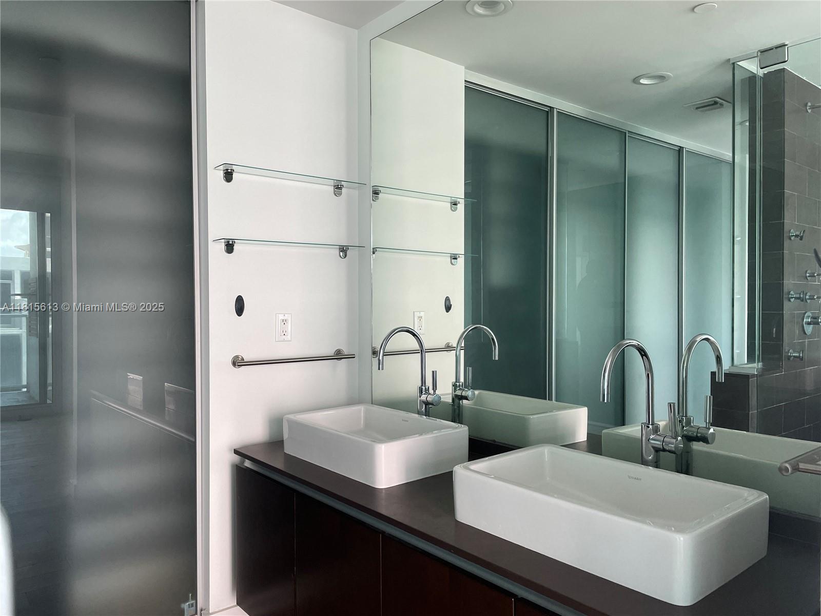 1040 Biscayne Blvd #1105, Miami FL 33132