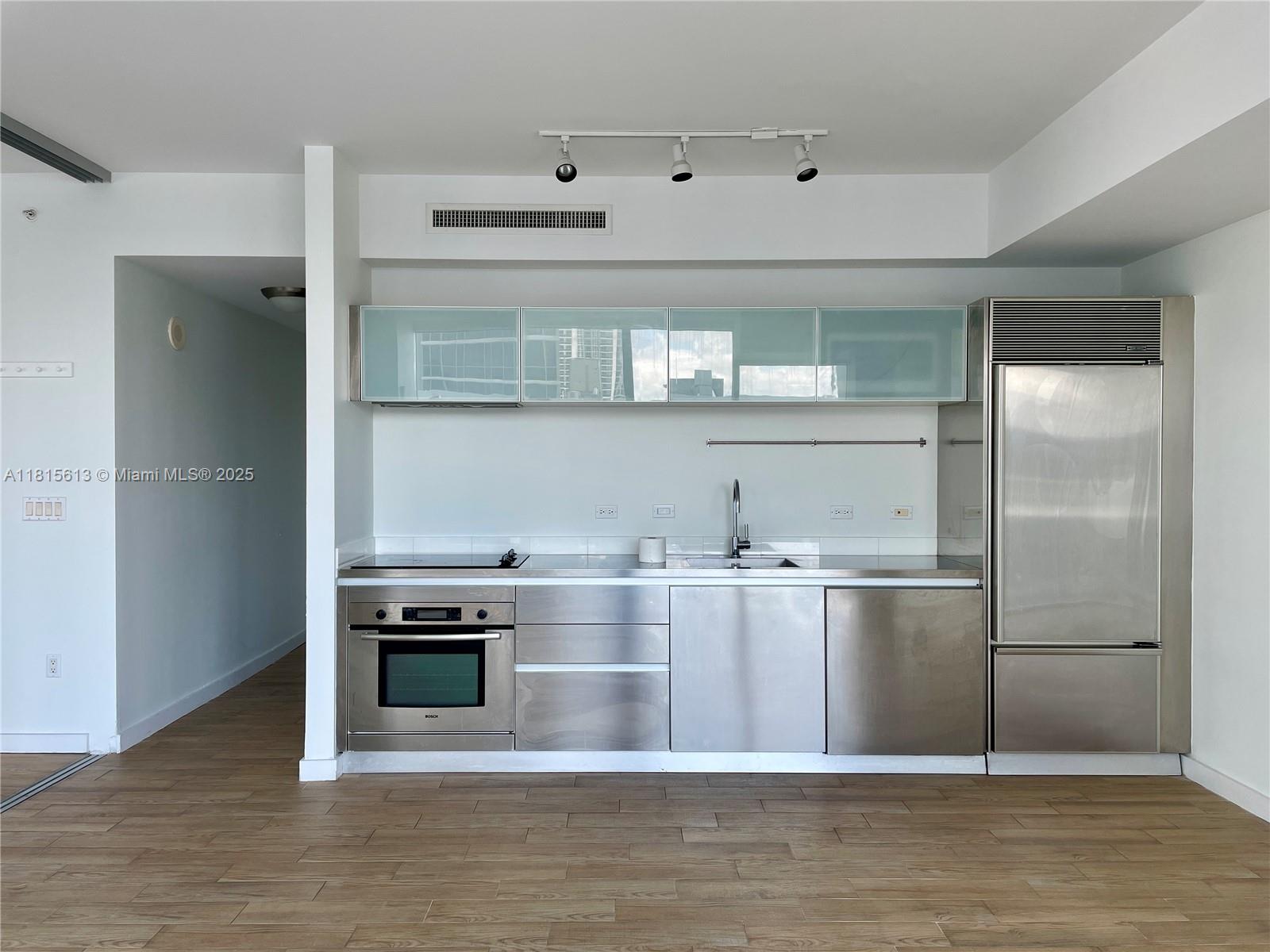 1040 Biscayne Blvd #1105, Miami FL 33132