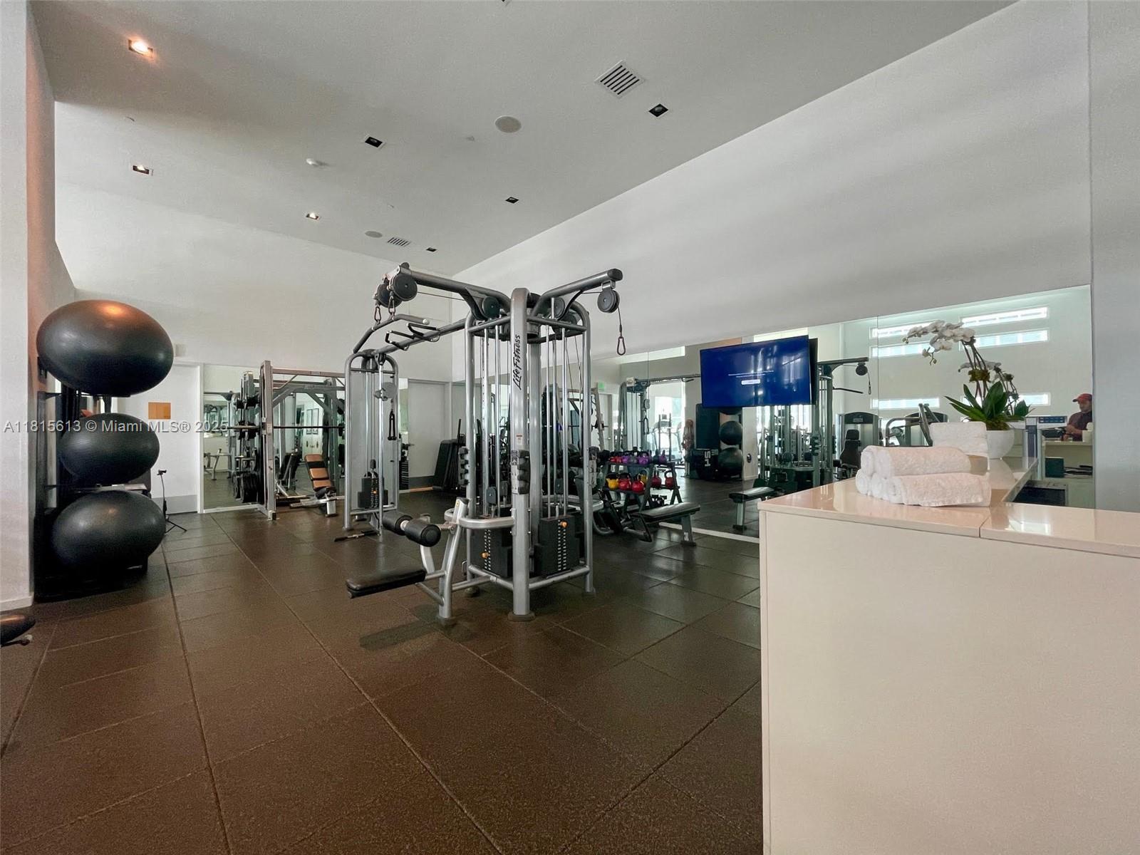 1040 Biscayne Blvd #1105, Miami FL 33132