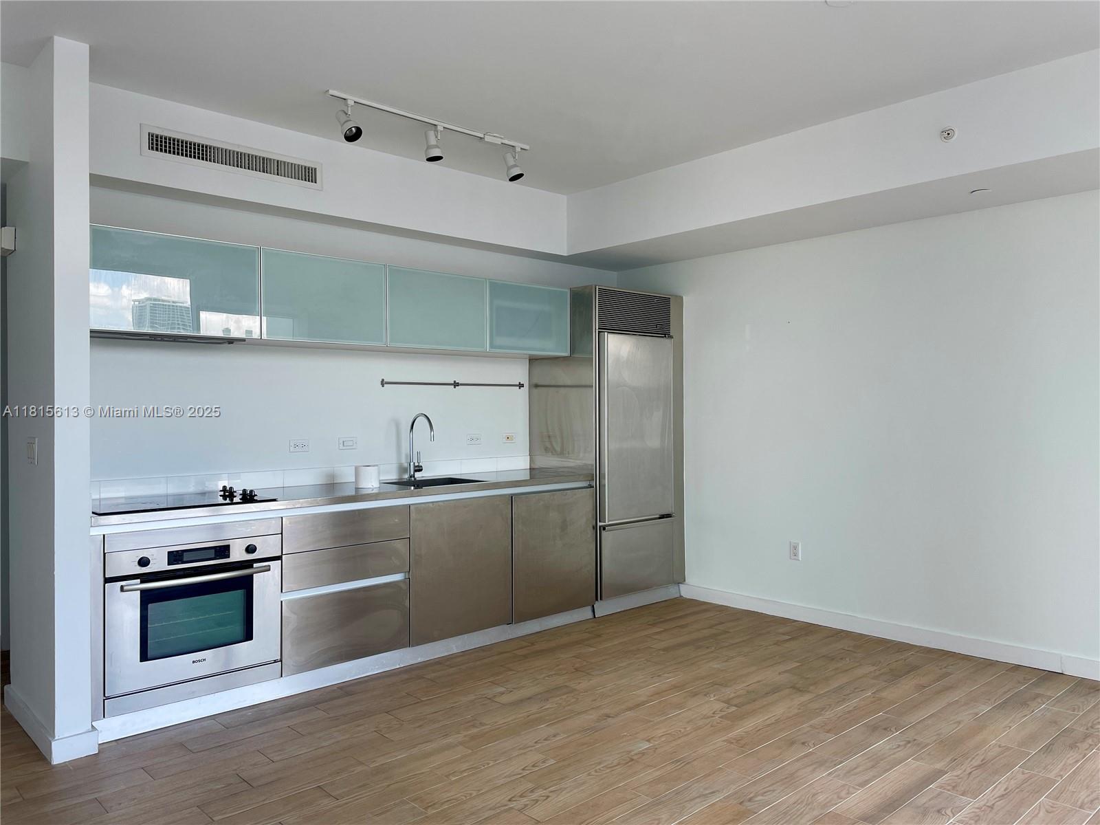 1040 Biscayne Blvd #1105, Miami FL 33132