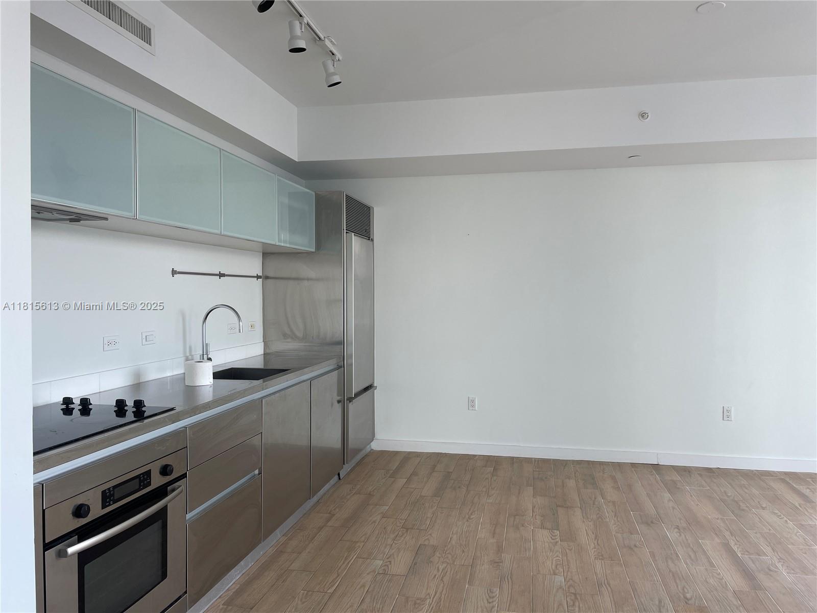 1040 Biscayne Blvd #1105, Miami FL 33132