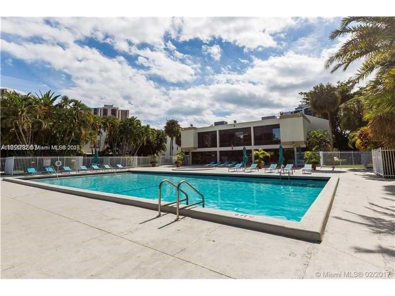 20300 W Country Club Dr #101-3, Aventura, Florida image 11